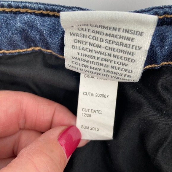 Torrid Jean Shorts Medium Wash Stretch Denim 12 Inch Inseam Women's 26 - Picture 7 of 11